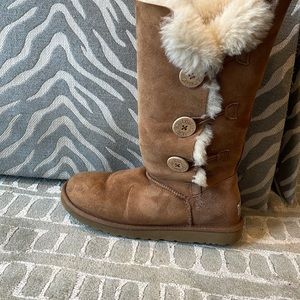 Tall UGG boots (size 9)